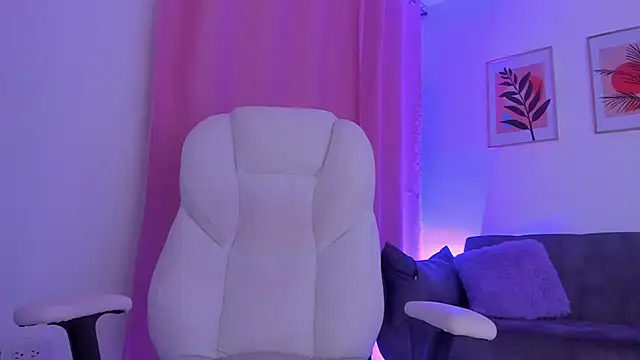 gaaby foxx online show from February 2026 01:28:01 PM