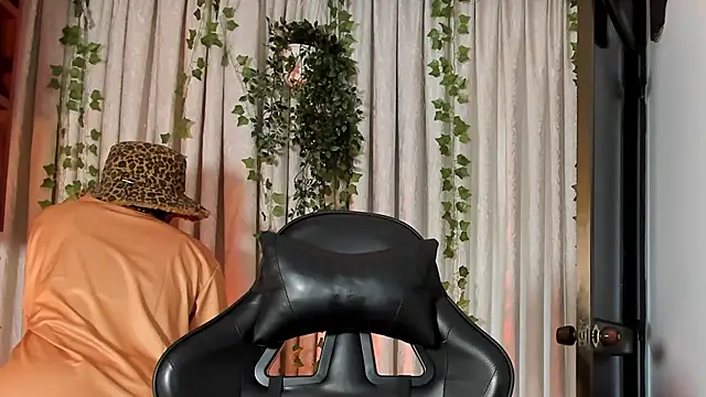 SarahLynn7 online show from February 2026 10:52:02 PM