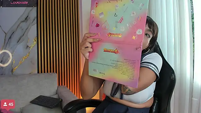 SarahLynn7 online show from October 2025 08:08:01 PM