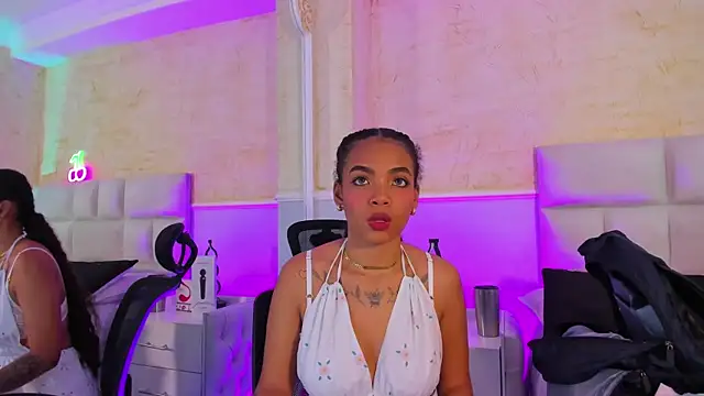 SarahLynn7 online show from March 2025 08:50:02 PM