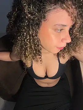 Snapshot of KittyTwerk_2 chatting on June 2026 07:46:02 PM KittyTwerk 2 online show from June 2026 07:46:02 PM