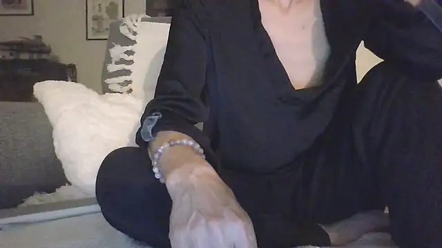 Valentinette online show from April 2026 07:41:02 PM