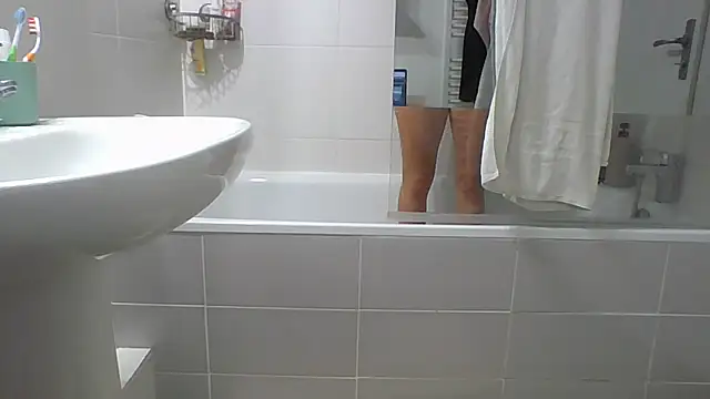 Snapshot of Valentinette chatting on October 2025 10:25:01 AM Valentinette online show from October 2025 10:25:01 AM