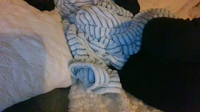 Snapshot of Valentinette chatting on November 2025 09:48:01 PM Valentinette online show from November 2025 09:48:01 PM