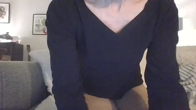 Valentinette online show from February 2026 08:30:01 PM