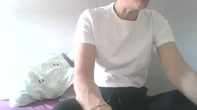 Valentinette online show from March 2026 02:10:01 PM