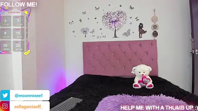 Moonroxe  online show from September 2025 02:35:02 PM