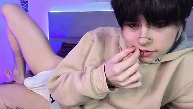 Alex Vallley online show from April 2026 11:01:01 PM