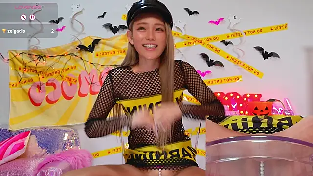 Snapshot of -LOCOMOCO- chatting on November 2025 10:19:02 AM -LOCOMOCO- online show from November 2025 10:19:02 AM