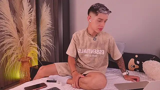 ErosKhaos online show from March 2026 10:24:02 PM