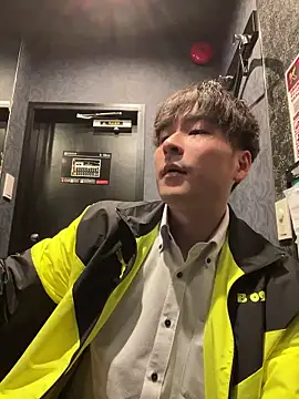 waka3232 online show from April 2026 11:12:01 AM