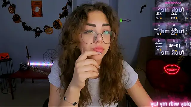 Snapshot of kiki_swan chatting on October 2025 06:56:01 AM kiki swan online show from October 2025 06:56:01 AM