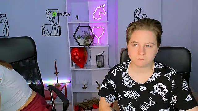 kiki swan online show from September 2025 05:46:02 AM