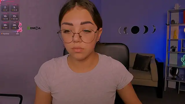 Snapshot of kiki_swan chatting on November 2025 10:51:02 AM kiki swan online show from November 2025 10:51:02 AM