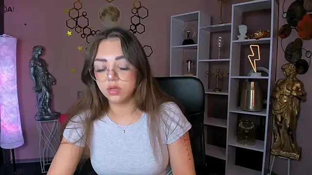kiki swan online show from May 2026 12:13:02 PM