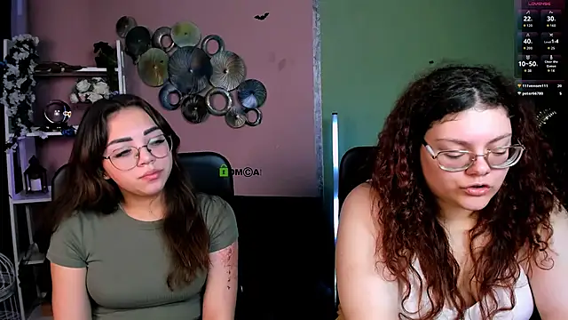 Snapshot of kiki_swan chatting on December 2025 08:46:01 AM kiki swan online show from December 2025 08:46:01 AM