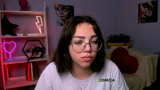 kiki swan online show from March 2025 07:00:01 AM