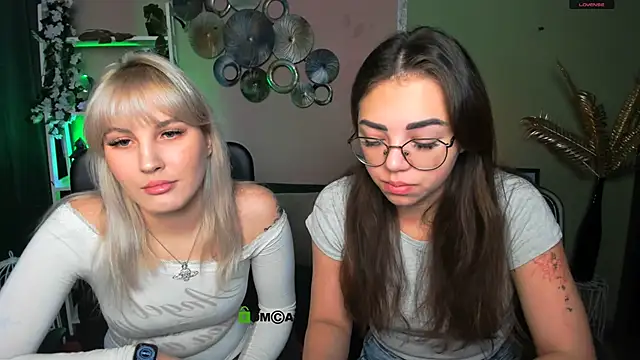 kiki swan online show from December 2025 07:08:01 AM