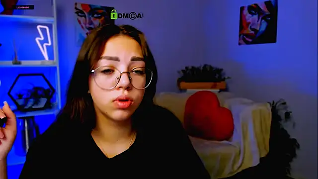 Snapshot of kiki_swan chatting on March 2025 07:35:02 AM kiki swan online show from March 2025 07:35:02 AM