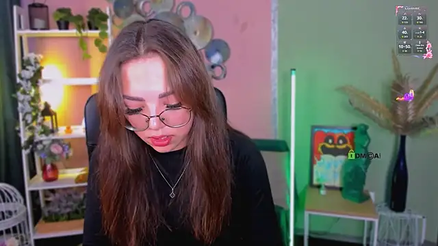 Snapshot of kiki_swan chatting on September 2025 03:07:01 PM kiki swan online show from September 2025 03:07:01 PM