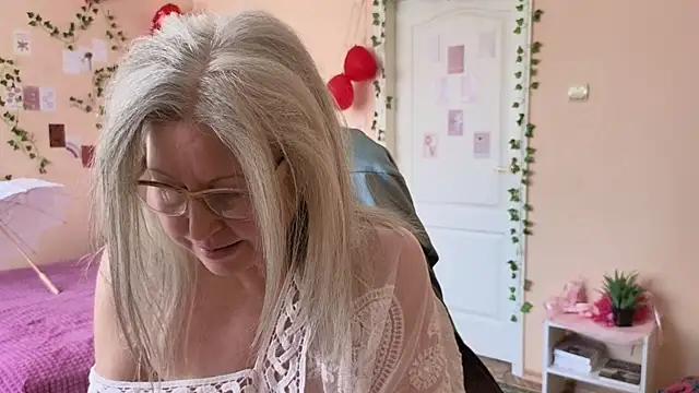 Wane Witch online show from March 2026 10:52:02 AM