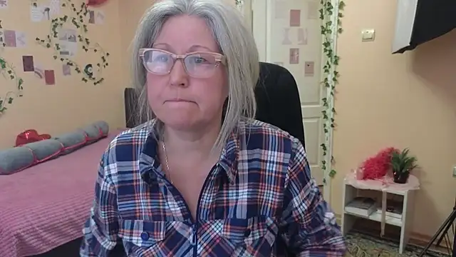 Wane Witch online show from April 2026 04:32:01 PM