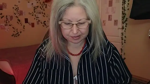 Wane Witch online show from May 2026 10:13:02 PM