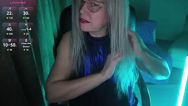 Wane Witch online show from November 2025 06:30:01 PM