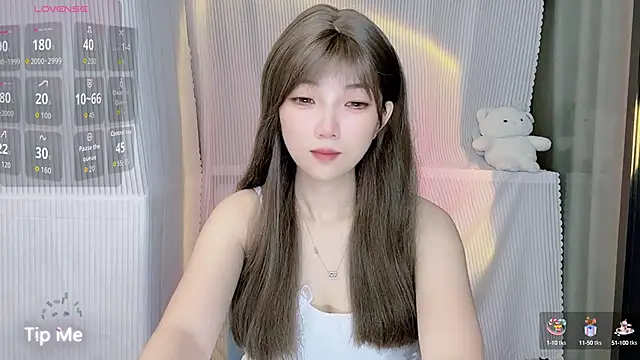 Snapshot of Evelyn-168 chatting on October 2025 01:58:02 PM Evelyn-168 online show from October 2025 01:58:02 PM