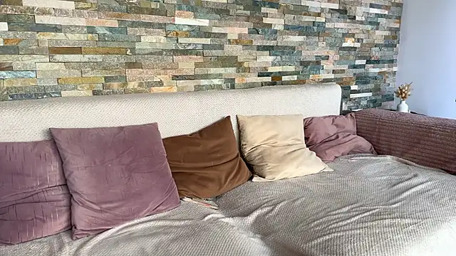 Aurora 5 online show from March 2026 02:45:01 PM