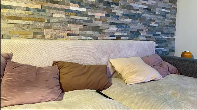 Snapshot of Aurora_5 chatting on October 2025 07:09:01 AM Aurora 5 online show from October 2025 07:09:01 AM