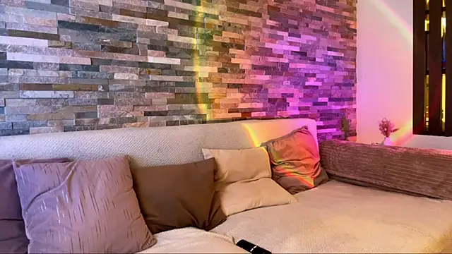 Snapshot of Aurora_5 chatting on November 2025 02:54:02 PM Aurora 5 online show from November 2025 02:54:02 PM