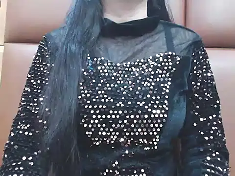 RealNaina online show from November 2025 05:52:02 PM