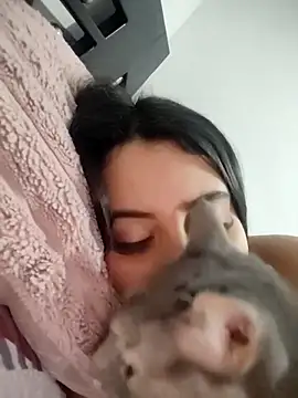 mialorents online show from November 2025 06:51:02 PM