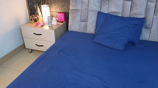 Snapshot of nicelle_carson_ chatting on November 2025 12:10:02 PM nicelle carson online show from November 2025 12:10:02 PM