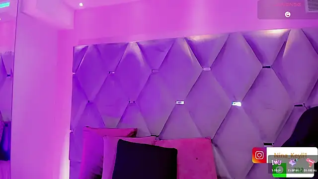 Nina Keyli online show from December 2025 07:41:02 PM