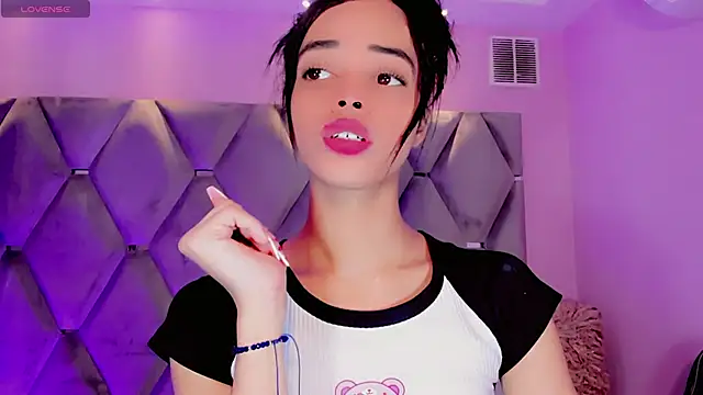 Nina Keyli online show from November 2025 07:28:01 PM