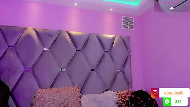 Nina Keyli online show from December 2025 07:35:01 PM