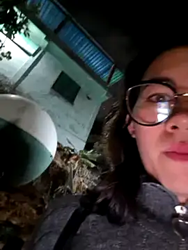 Snapshot of EmmAndRouse chatting on March 2025 01:10:02 AM EmmAndRouse online show from March 2025 01:10:02 AM