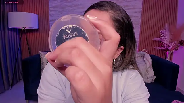 heidy johns online show from November 2025 03:20:01 AM