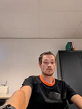 arnoanro online show from June 2026 01:33:01 PM