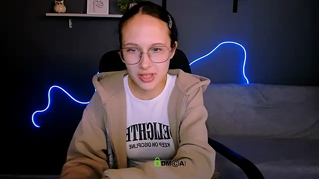 mona cloud online show from September 2025 07:31:01 PM