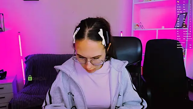 mona cloud online show from November 2025 02:15:01 AM