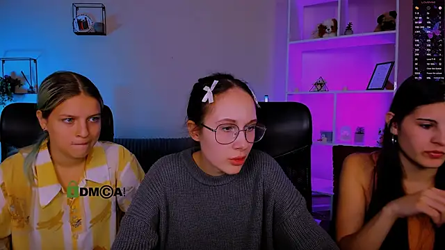 mona cloud online show from November 2025 08:56:02 PM