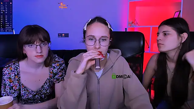 mona cloud online show from November 2025 08:01:02 PM