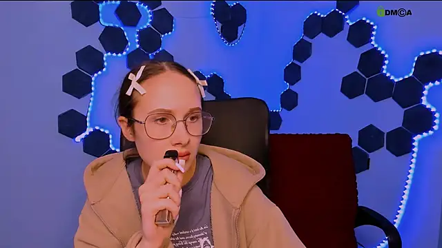 mona cloud online show from December 2025 10:12:02 PM