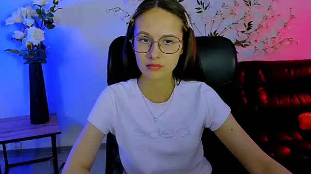 Snapshot of mona_cloud chatting on June 2026 08:22:02 AM mona cloud online show from June 2026 08:22:02 AM