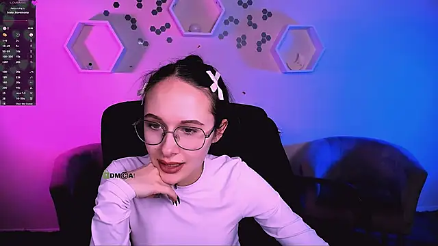 mona cloud online show from December 2025 01:17:01 AM