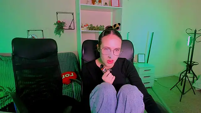 mona cloud online show from October 2025 11:39:02 PM