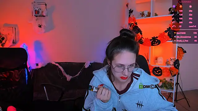 mona cloud online show from October 2025 02:43:02 AM